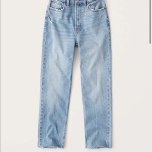 A&F Curve Love Ultra High Rise Ankle Straight Jean